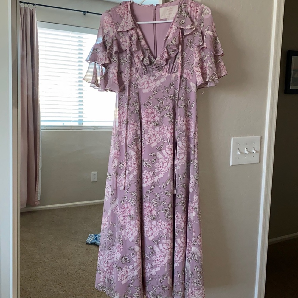 Beautiful sold out Gal meets glam dress